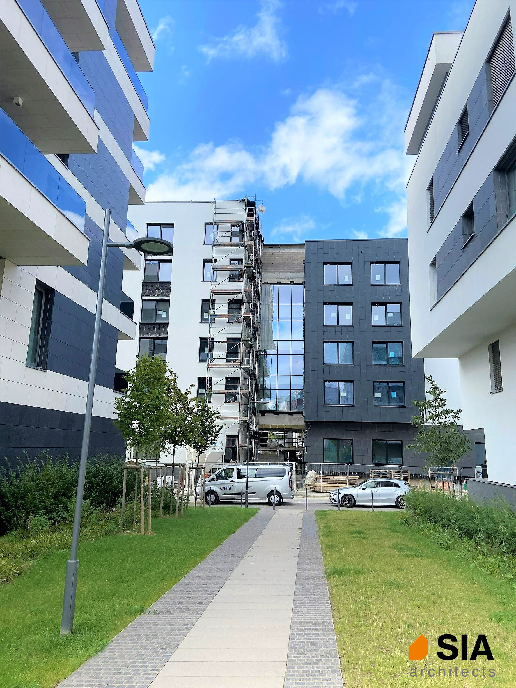 Vue allées extérieures immeuble en construction résident Maison de repos et de soins Recital Merl-Luxembourg - SIA.Architects